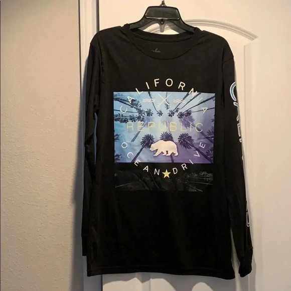 Cali Vibes Black Long Sleeve Logo T-Shirt - Picture 1 of 8